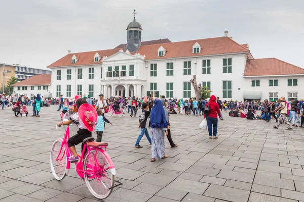 Bicycle and hats rental in the old city of Jakarta, Indonesia, — Stock Photo, Image