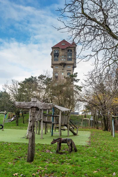 Alter wasserturm in ijmuiden — Stockfoto