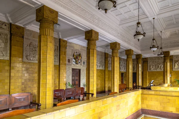 Interior del edificio colonial, Surabya, Indonesia — Foto de Stock