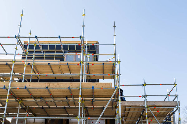 Дома на стройплощадке
