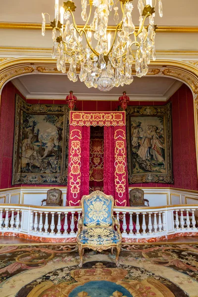 Castello di Chambord con camera da letto Luigi XIV in Francia — Foto Stock