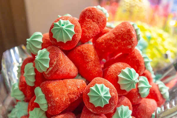 Grande caramella alla fragola — Foto Stock