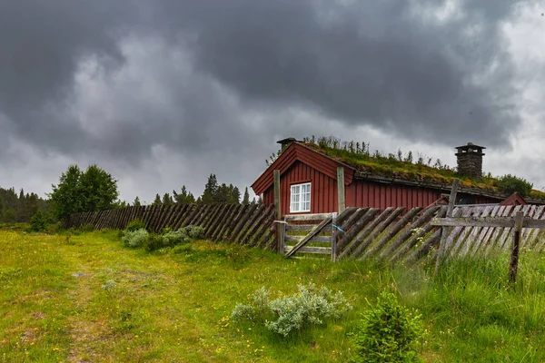 CNorwegina Cabin in bad weather in Western Norway — Stock Photo, Image