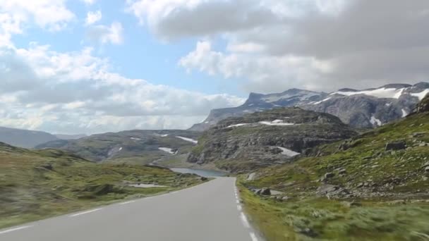 Batı Norveç 'te Aurlandsfjellet manzaralı rota — Stok video