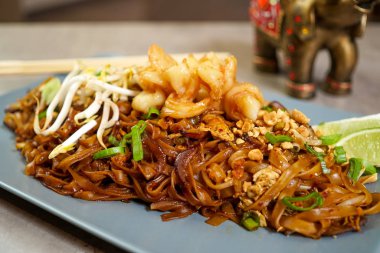 Restoranda Asya yemeği