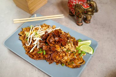 Restoranda Asya yemeği