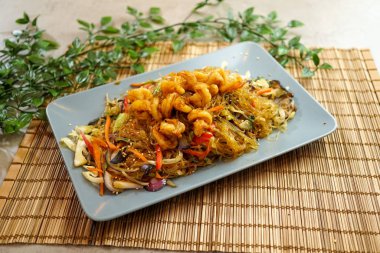 Restoranda Asya yemeği