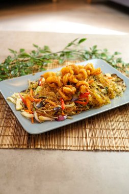 Restoranda Asya yemeği