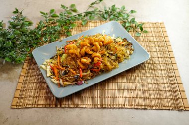 Restoranda Asya yemeği