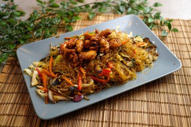 Restoranda Asya yemeği