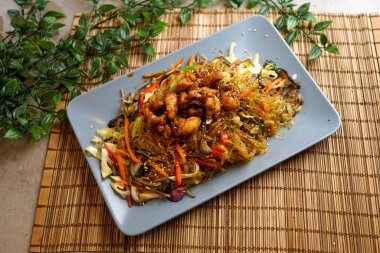 Restoranda Asya yemeği