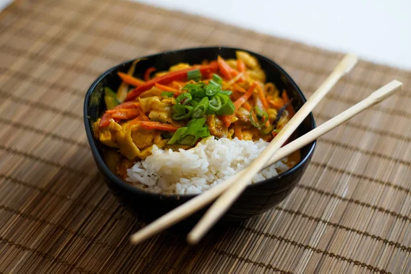 Comida asiática em um restaurante — Fotografia de Stock