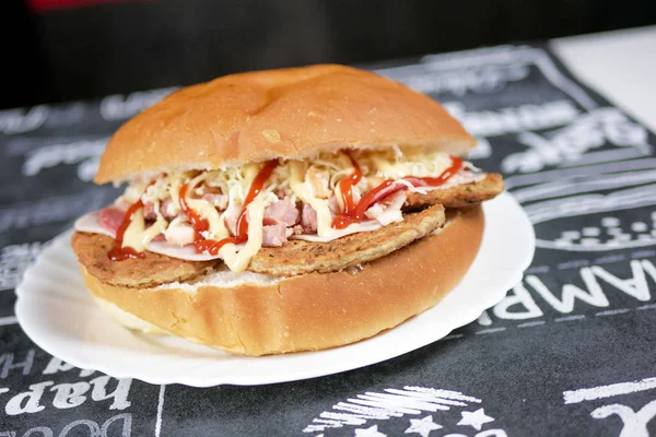 Hamburguesa Con Carne Restaurante — Foto de Stock