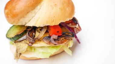 Restoranda köfteli hamburger.