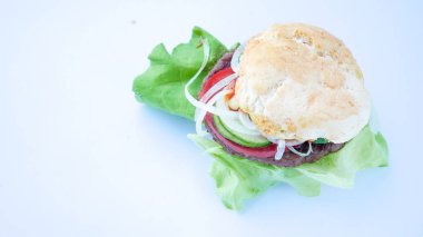 Restoranda köfteli hamburger.