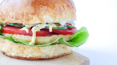 Restoranda köfteli hamburger.