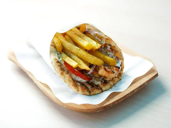 Nahaufnahme Von Köstlichen Griechischen Gericht Gyros Restaurant — Stockfoto