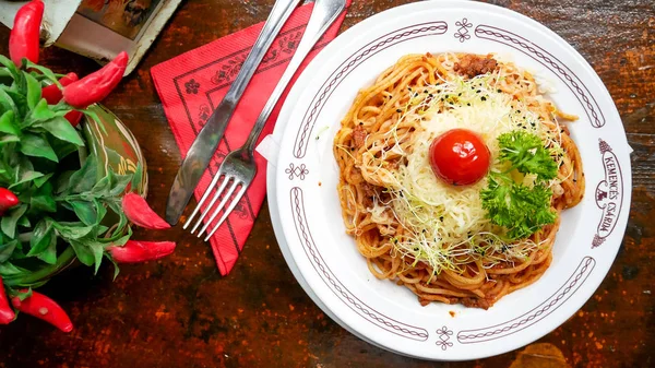 Pasta Dish Restaurant Table — Stock Photo, Image