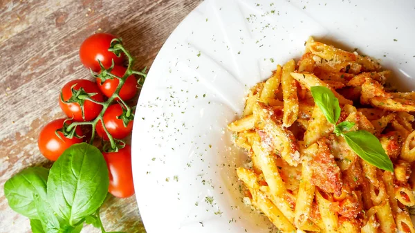 Plato Pasta Una Mesa Restaurante — Foto de Stock