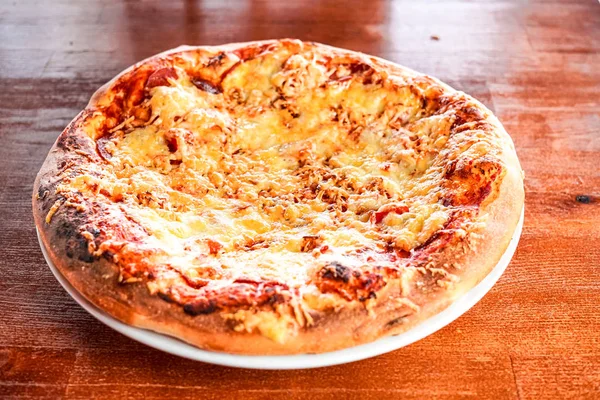 Pizza Ett Restaurangbord — Stockfoto