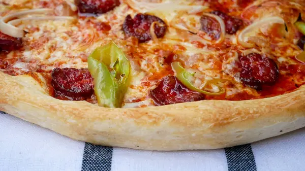 Pizza Ett Restaurangbord — Stockfoto