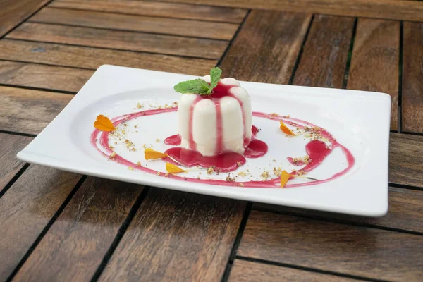 Pudding Sur Une Table Restaurant — Photo