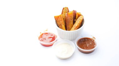 Restoran masasında sos.