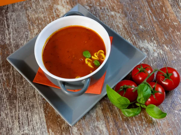 Suppe Auf Einem Restauranttisch — Stockfoto
