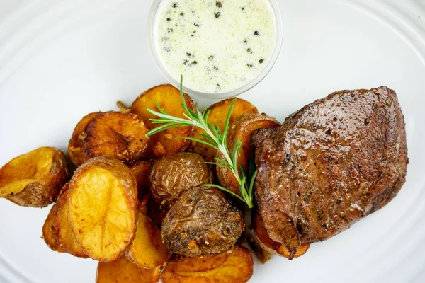 Bife Uma Mesa Restaurante — Fotografia de Stock