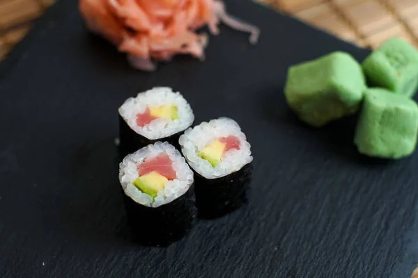 Sushi Ett Restaurangbord — Stockfoto