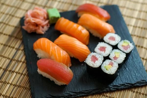 Sushi Una Mesa Restaurante —  Fotos de Stock