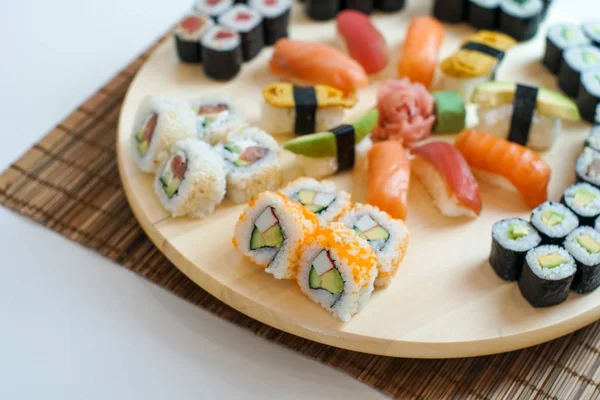 Sushi Ett Restaurangbord — Stockfoto