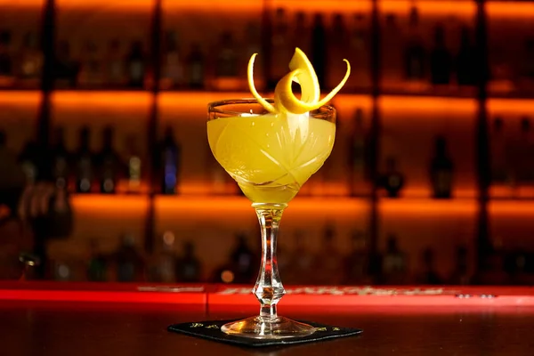 Cocktail Een Restauranttafel — Stockfoto