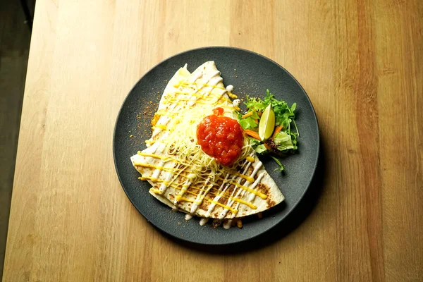 Tortilla Auf Einem Restauranttisch — Stockfoto