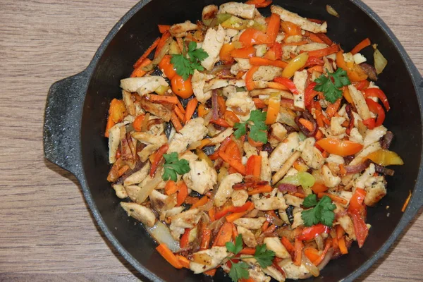 Poulet Frit Aux Légumes Dans Une Poêle — Photo