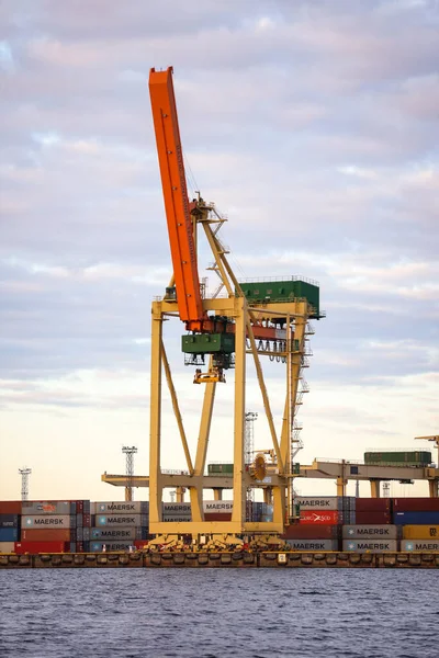 Industriële Foto Van Het Lossen Van Kranen Apparatuur Buurt Van — Stockfoto