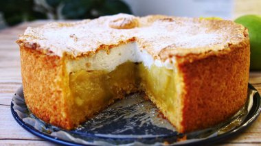 Çilekli kek çok lezzetli bir tarif.