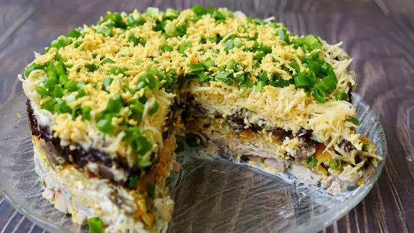 Ev yapımı salata tarifi çok lezzetli.