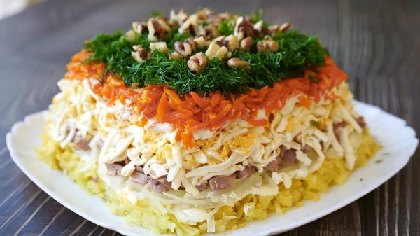 Ev yapımı salata tarifi çok lezzetli.