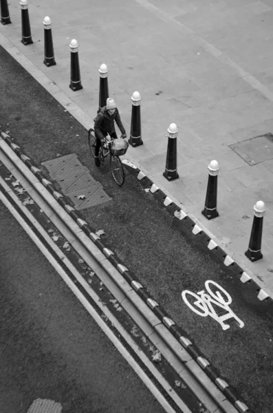 Woman Drives Her Bike Bike Path — Stock Photo, Image