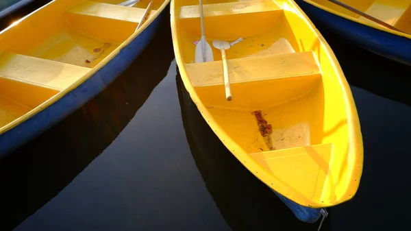 Gelbes Boot See — Stockfoto