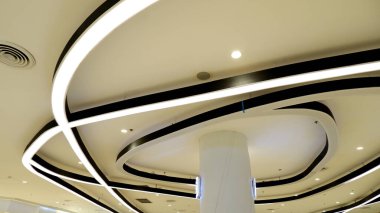 Modern eğri ışıklandırmalı Modern Tavan