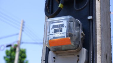 watt saat metre ya da elektrik direğinde