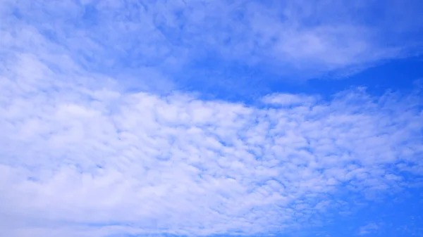 Mooie Wolken Met Blauwe Lucht Achtergrond Natuur Wolk Blauwe Lucht — Stockfoto