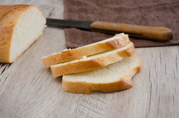 Lungo Pane Una Tavola Legno Coltello Delizioso Pane Ucraino Pane — Foto Stock