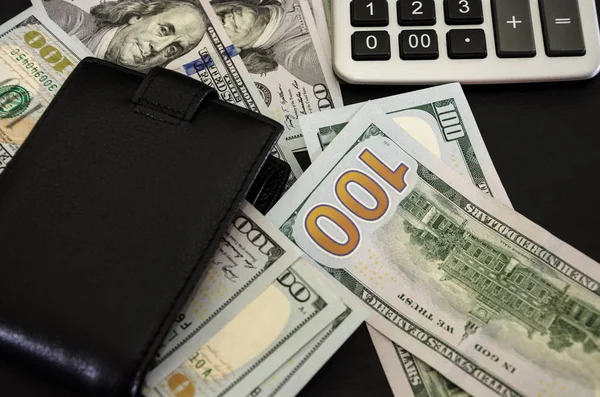 Dólares Calculadora Billetera Sobre Fondo Negro Concepto Empresarial — Foto de Stock