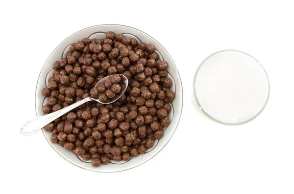 Schokolade Maiskugeln Teller Und Glas Milch Auf Weißem Hintergrund — Stockfoto