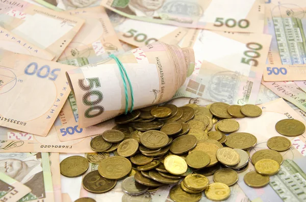 Українські Гривні Монети Гроші Задньому Плані Банкноти 500 Гривень — стокове фото