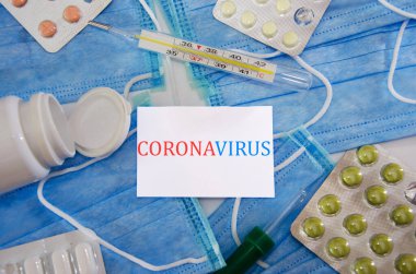 Roman Coronavirus - 2019-NCoV. Yazılı tıbbi koruyucu maske Coronavirus. Çin Coronavirüs salgını. MERS-Cov Orta Doğu Solunum Sendromu Coronavirüs.