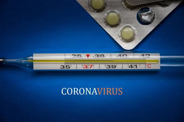 Nowy Koronawirus 2019 Ncov Napis Medyczna Maska Ochronna Coronavirus Chińska — Zdjęcie stockowe